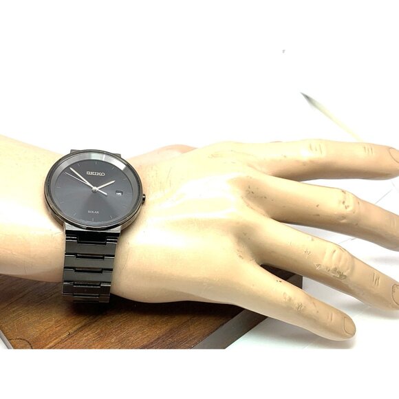 Seiko Men's Watch SNE481 Essentials Solar Black Dial Date Stainless Steel 40mm - Picture 5 of 13